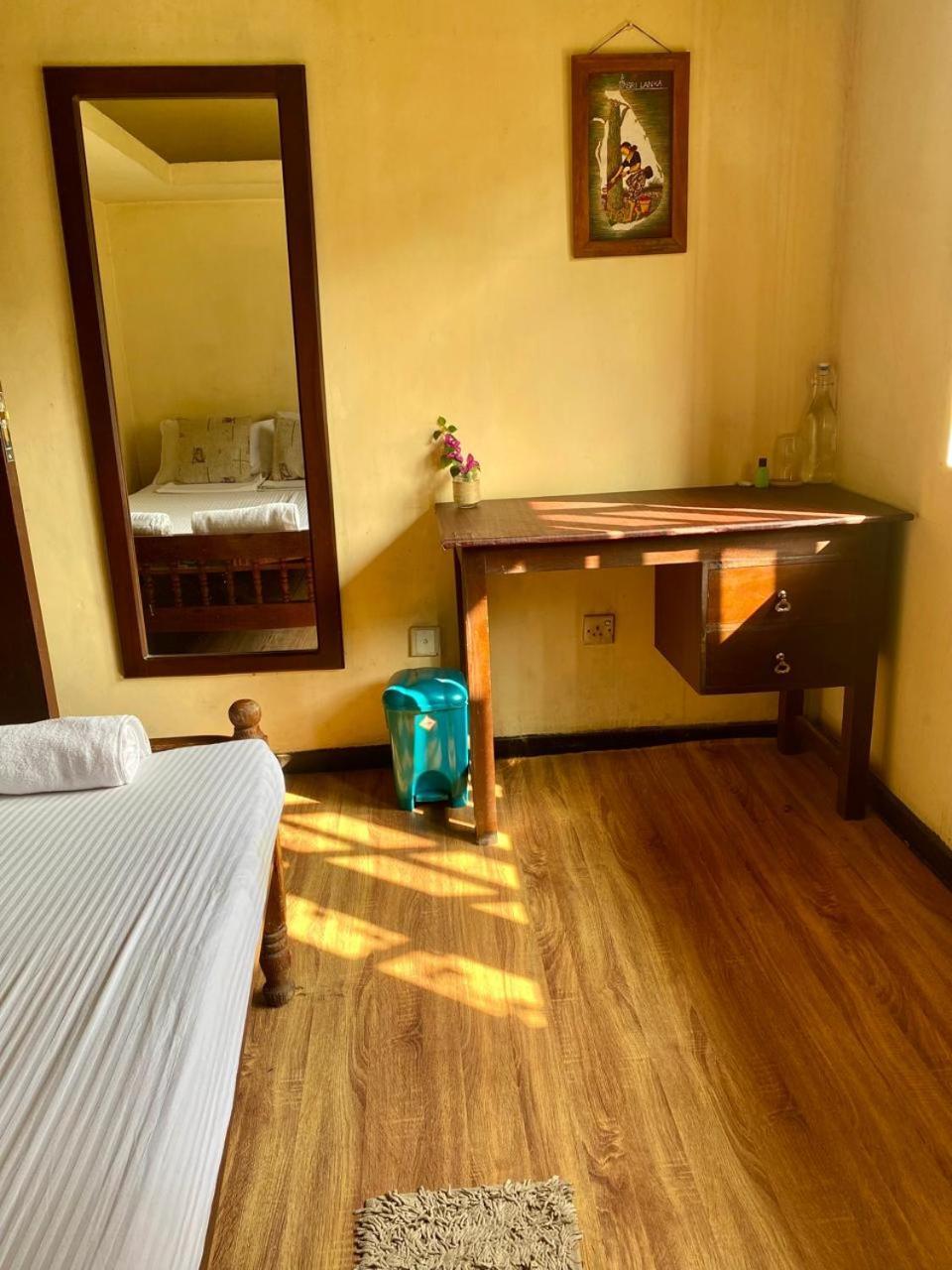 Noahs Ark Transit Stay Moratuwa Bagian luar foto